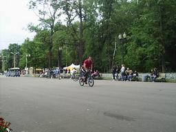 Тусовка BMX-еров в парке Сокольники
