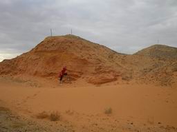 Андриана и оранжевый песок