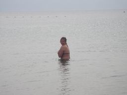 Андриана купается в Красном море