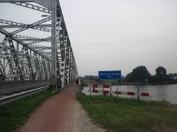 Мост через Бергсе-Маас