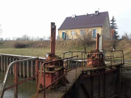 Шлюз в Знаменске