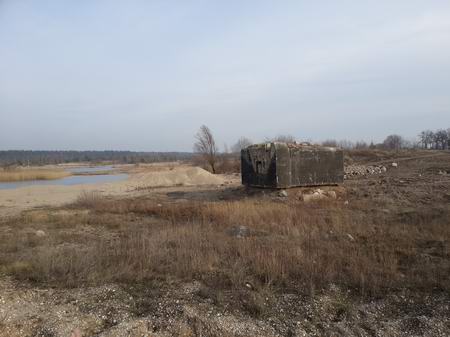 Немецкий бункер на карьерах в Ровном