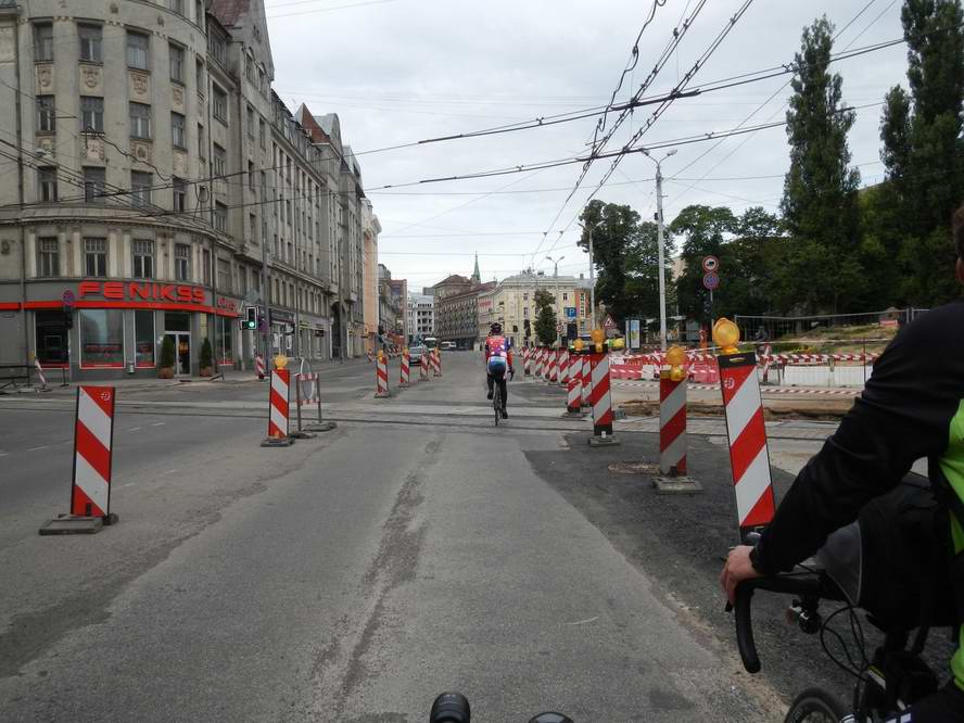 Которая сейчас на ремонте