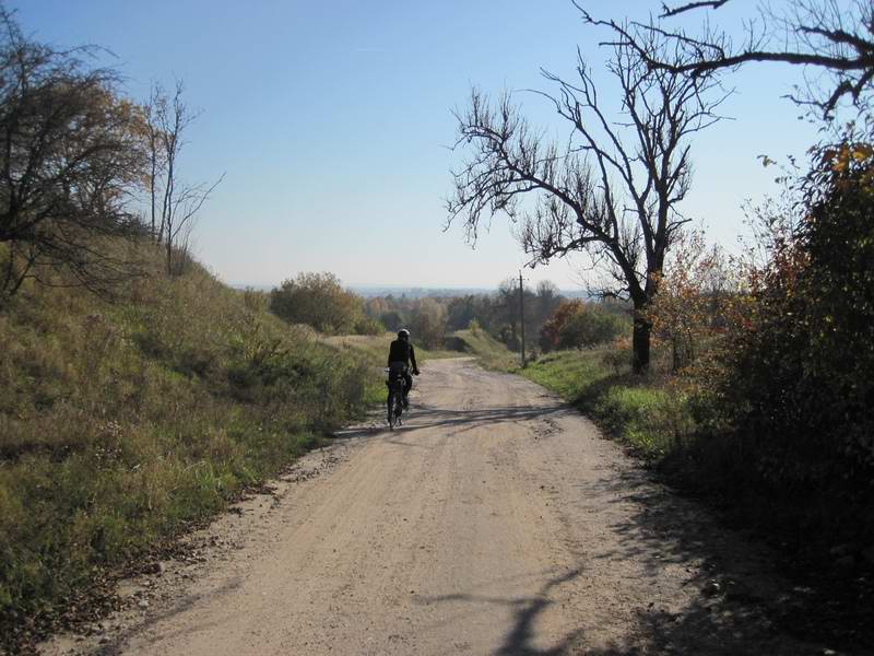 Спуск в долину реки Вики
