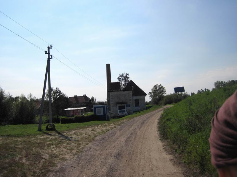 Бывшая паровая, а ныне - электрическая насосная станция на реке Колбасной