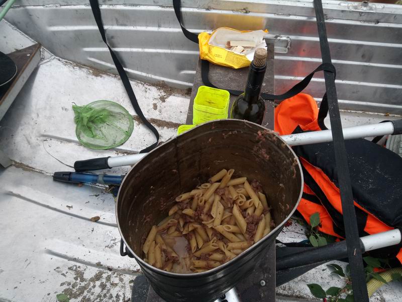 Макароны с тушёнкой