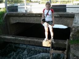 Екатерина Кошель над водопадом в пос. Ягодное