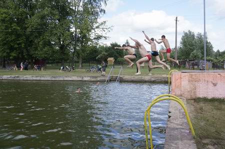 Синхронный прыжок в воду