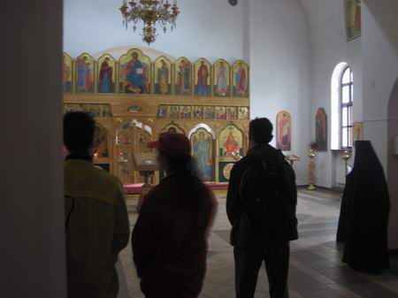 В храме
