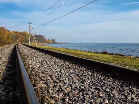 Ж/д вдоль залива