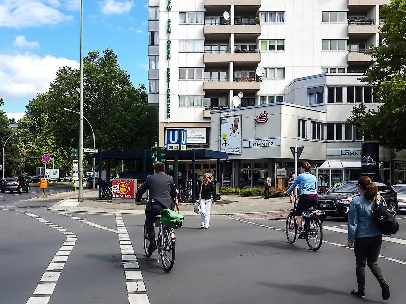 <a href='http://koenigbicycle.ru/js/ymapload/mapload.htm?maps/v1538tr.kml&52.4963888888889&13.3311111111111&17&hybrid'><img src='/images/Yandex_Maps_logo_25px.gif'></a> <a href='https://www.google.com/maps?z=15&t=h&q=52.4963888888889,13.3311111111111' target='_blank'><img src='/images/25px-Google_Maps_icon.jpg'></a>