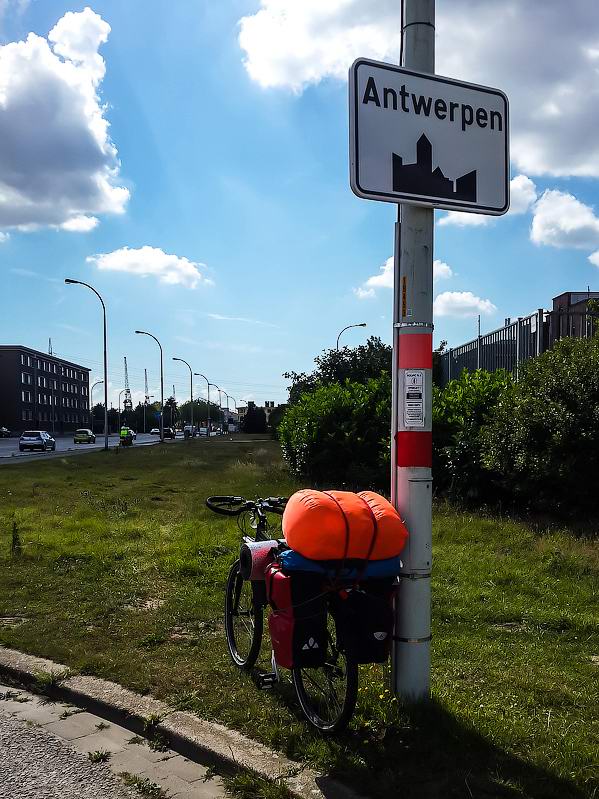<a href='http://koenigbicycle.ru/js/ymapload/mapload.htm?maps/v1538tr.kml&51.2608333333333&4.42444444444444&17&hybrid'><img src='/images/Yandex_Maps_logo_25px.gif'></a> <a href='https://www.google.com/maps?z=15&t=h&q=51.2608333333333,4.42444444444444' target='_blank'><img src='/images/25px-Google_Maps_icon.jpg'></a>