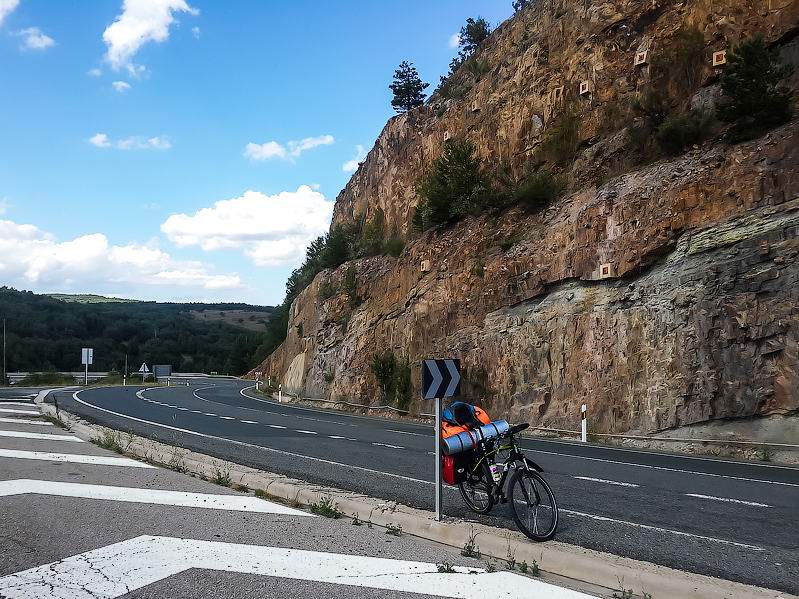 <a href='http://koenigbicycle.ru/js/ymapload/mapload.htm?maps/v1538tr.kml&42.0919444444444&-2.60861111111111&17&hybrid'><img src='/images/Yandex_Maps_logo_25px.gif'></a> <a href='https://www.google.com/maps?z=15&t=h&q=42.0919444444444,-2.60861111111111' target='_blank'><img src='/images/25px-Google_Maps_icon.jpg'></a>