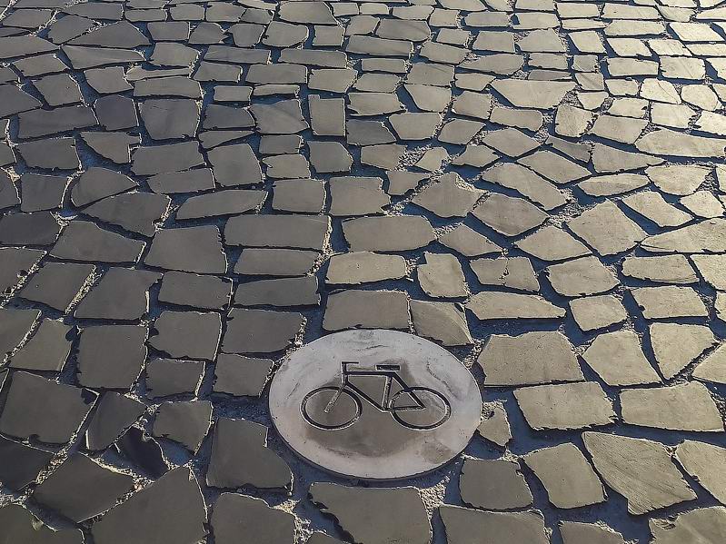 <a href='http://koenigbicycle.ru/js/ymapload/mapload.htm?maps/v1538tr.kml&38.7061111111111&-9.13972222222222&17&hybrid'><img src='/images/Yandex_Maps_logo_25px.gif'></a> <a href='https://www.google.com/maps?z=15&t=h&q=38.7061111111111,-9.13972222222222' target='_blank'><img src='/images/25px-Google_Maps_icon.jpg'></a>