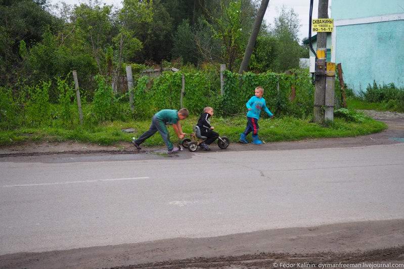 Дети на трайке