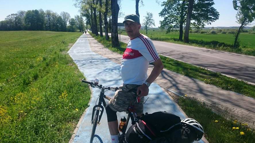 Александр на велодорожке