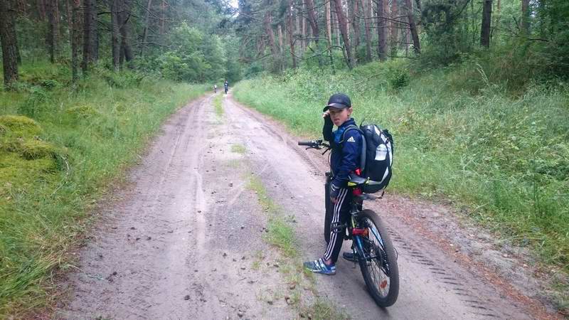 Александр Мурадов на лесной дороге