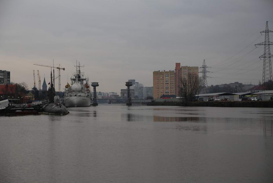 В 1947 основан морской порт