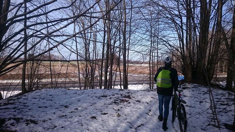 Вышли к Берлинке, кажется что здесь раньше был мост