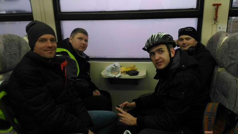 Первая электричка, едем домой
