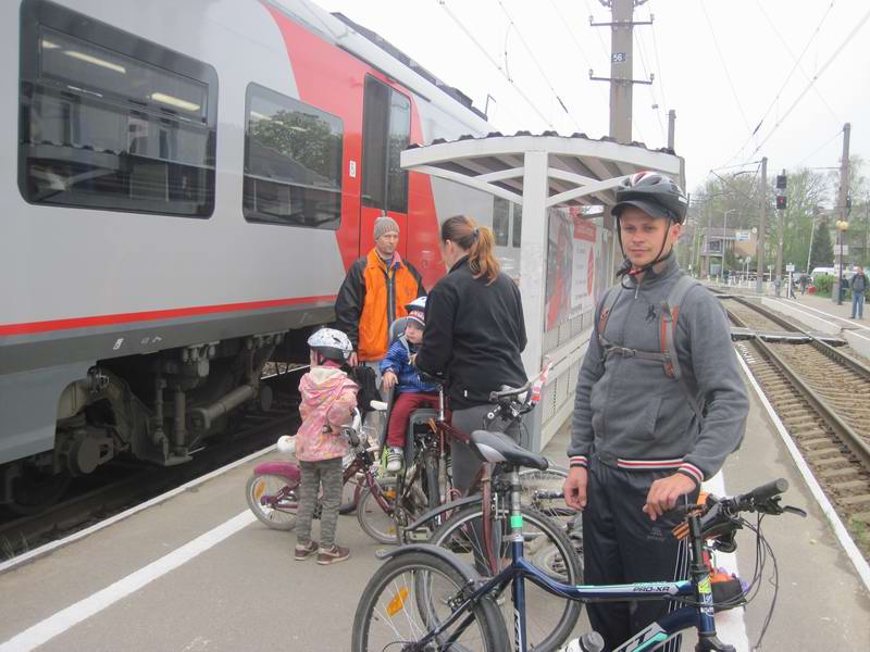 Готовимся ехать на велосипедах