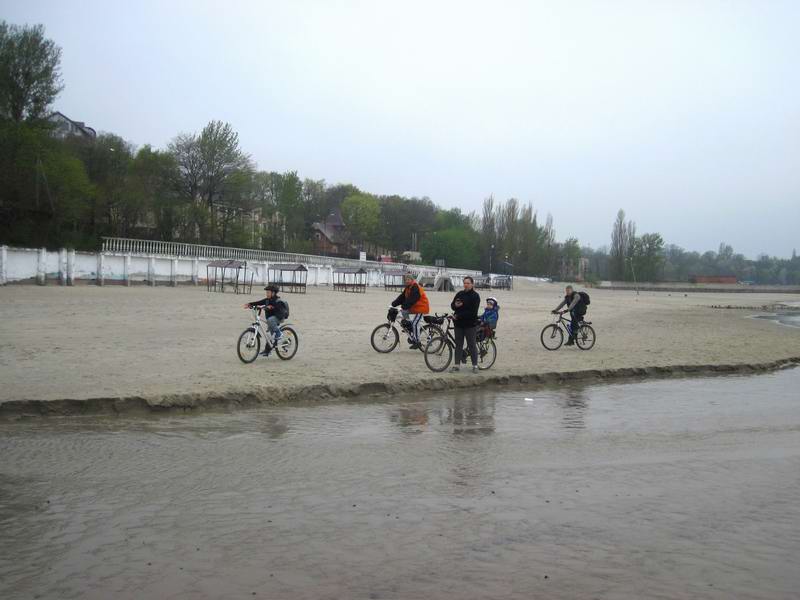 А там - речка