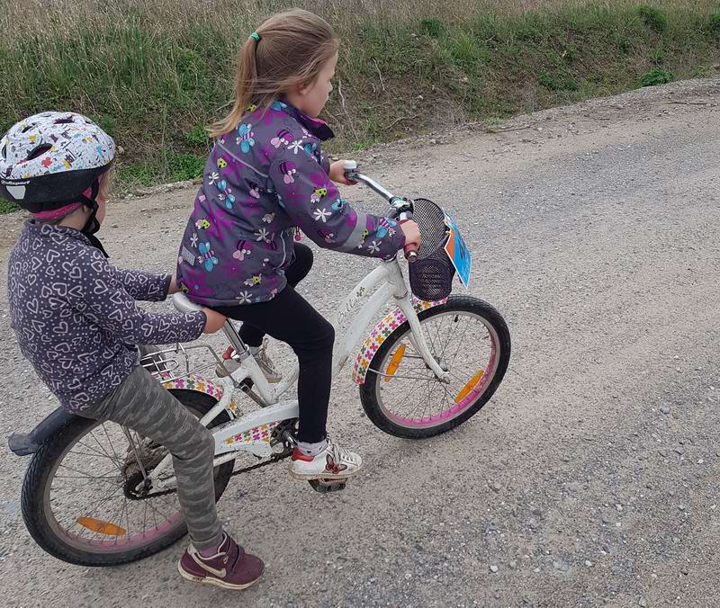 Дариана решила немного подвезти Илиану