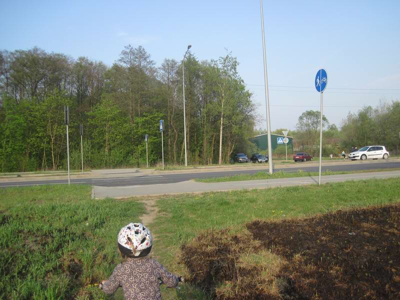 Выезжаем к началу велодорожки