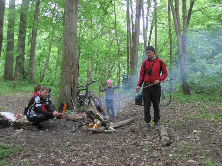 Костёр и сосиски