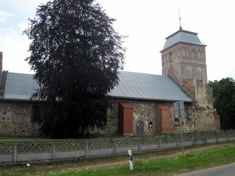 Проезжаем мимо кирхи в Тургенево