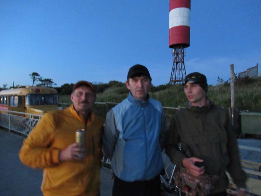 нас догнал Лев