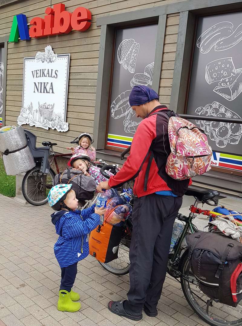 Купили воды в первом попавшемся магазине