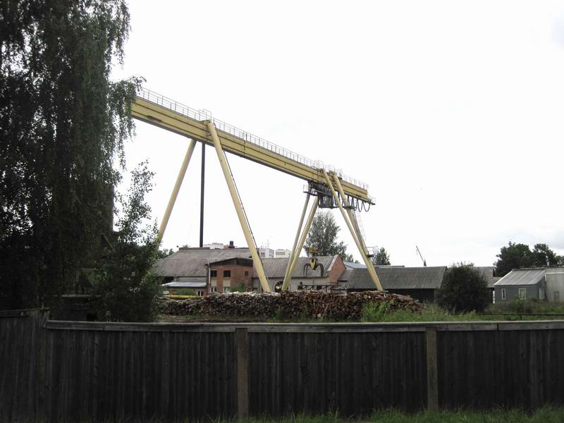 Но мы поехали направо через промзону