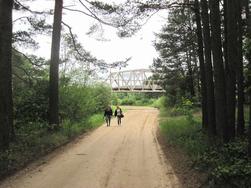 И оказались под нужным нам мостом