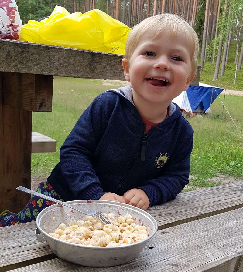 Но Дамиану больше нравятся макароны