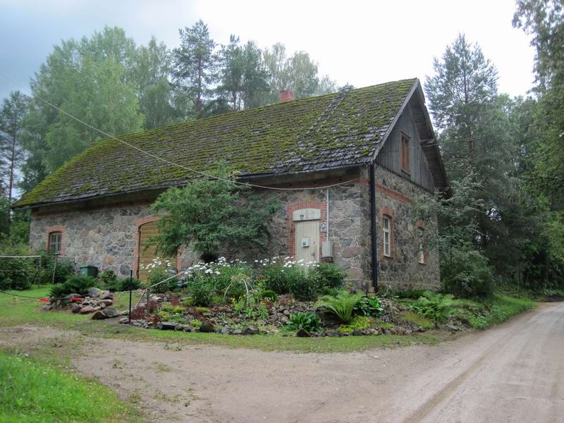 Ещё один каменный дом