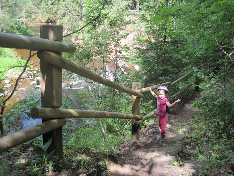 Такая вот тропа вдоль Аматы