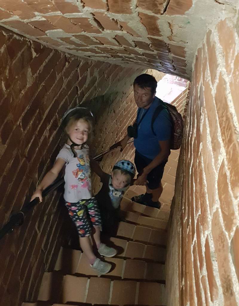 Спускаемся с башни