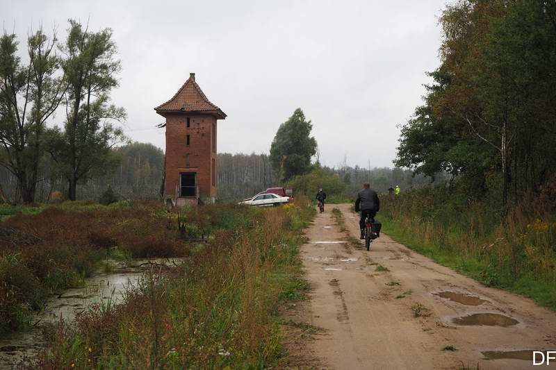 Проезжаем заброшенную насосную станцию