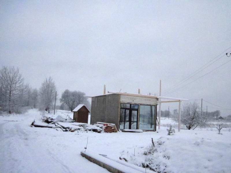Строящийся дом