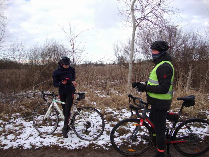 Ждём отставших на перекрёстке <a href='http://koenigbicycle.ru/js/ymapload/mapload.htm?maps/v2109tr.kml&54.7556634&21.0851969&17&hybrid'><img src='/images/Yandex_Maps_logo_25px.gif'></a> <a href='https://www.google.com/maps?z=15&t=h&q=54.7556634,21.0851969' target='_blank'><img src='/images/25px-Google_Maps_icon.jpg'></a>