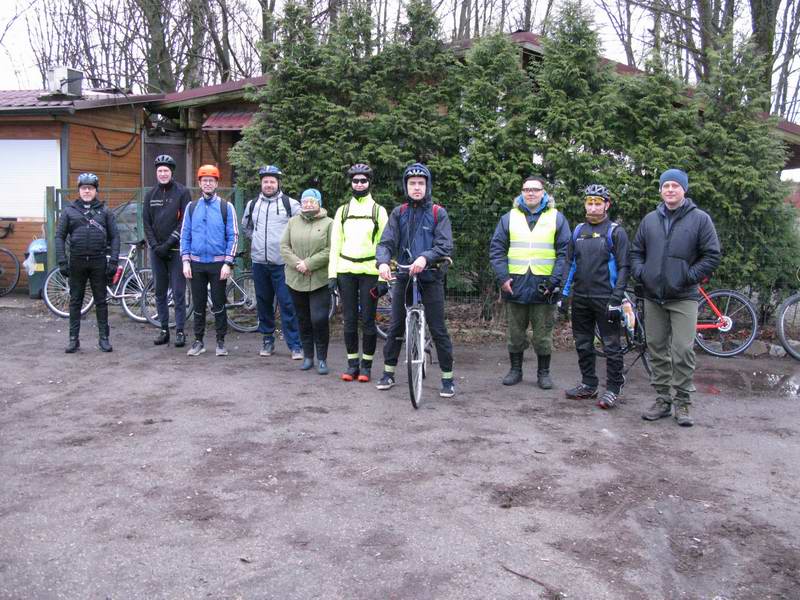 Стартовое фото группы №2 возле аэродрома Девау <a href='http://koenigbicycle.ru/js/ymapload/mapload.htm?maps/v2110tr.kml&54.72460903717036&20.55995088044778&17&hybrid'><img src='/images/Yandex_Maps_logo_25px.gif'></a> <a href='https://www.google.com/maps?z=15&t=h&q=54.72460903717036,20.55995088044778' target='_blank'><img src='/images/25px-Google_Maps_icon.jpg'></a>