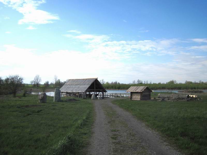 Дорога к озеру