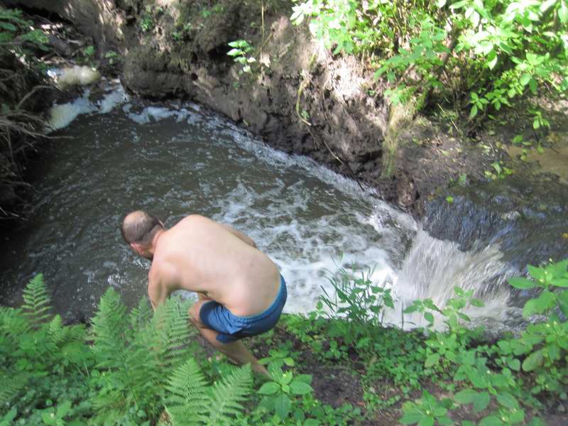 Идём купаться в водопад