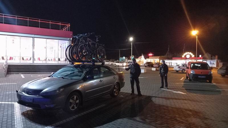 Приехали в Толпаки, Евгений Клочко и Анатолий, санитарная остановка