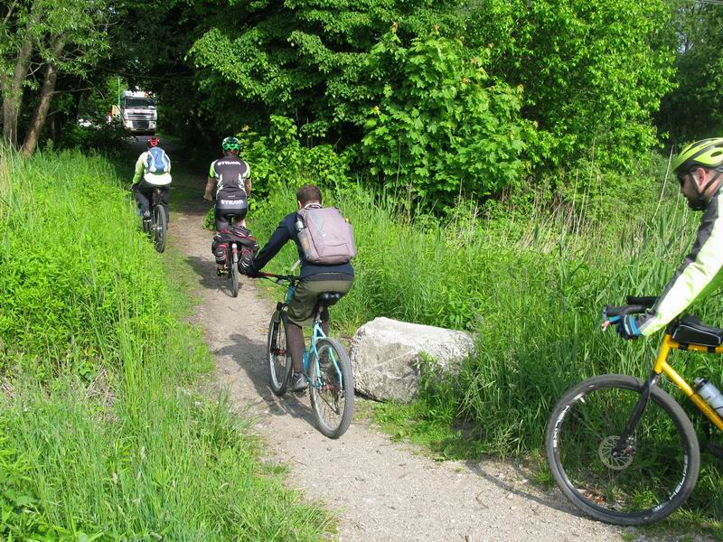 Сворачиваем на ул. А. Матросова.