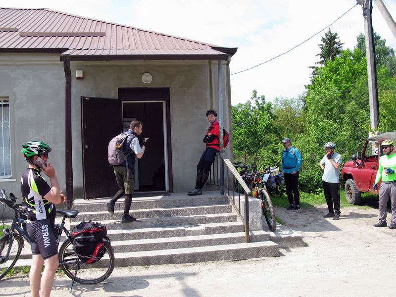 Магазинная остановка в Ново-Московском.