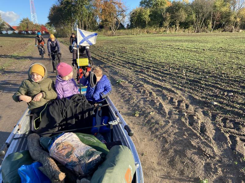 Свернули на грунтовку