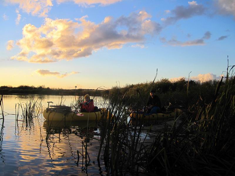 Мария Москалёва и Алексей Кулеш у входа в речку Головёнку