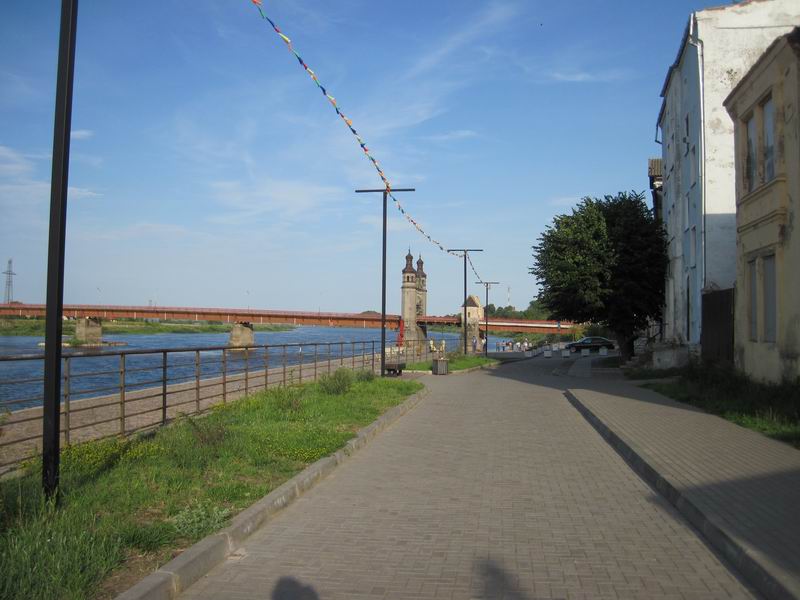 Едем к мосту Королевы Луизы